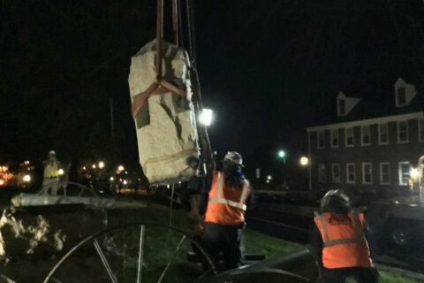 Fairfax County removes Confederate monuments from courthouse