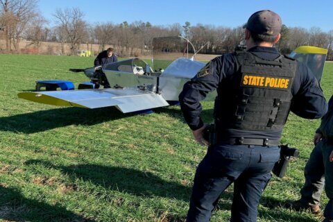 Small, ‘experimental’ aircraft makes emergency landing in Virginia