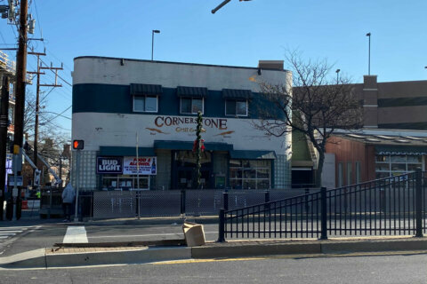 Iconic College Park bar starts GoFundMe to survive winter