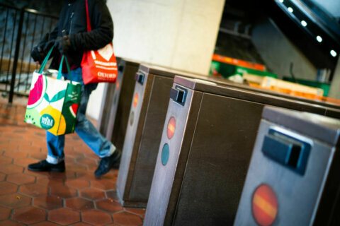 College students in DC area have new way to pay for Metro rides
