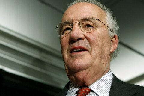 Retiring US Senator Paul Sarbanes in 2006