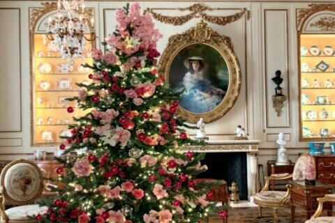 Hillwood’s ‘Season’s Greetings’ offers workshops, tours of holiday decor