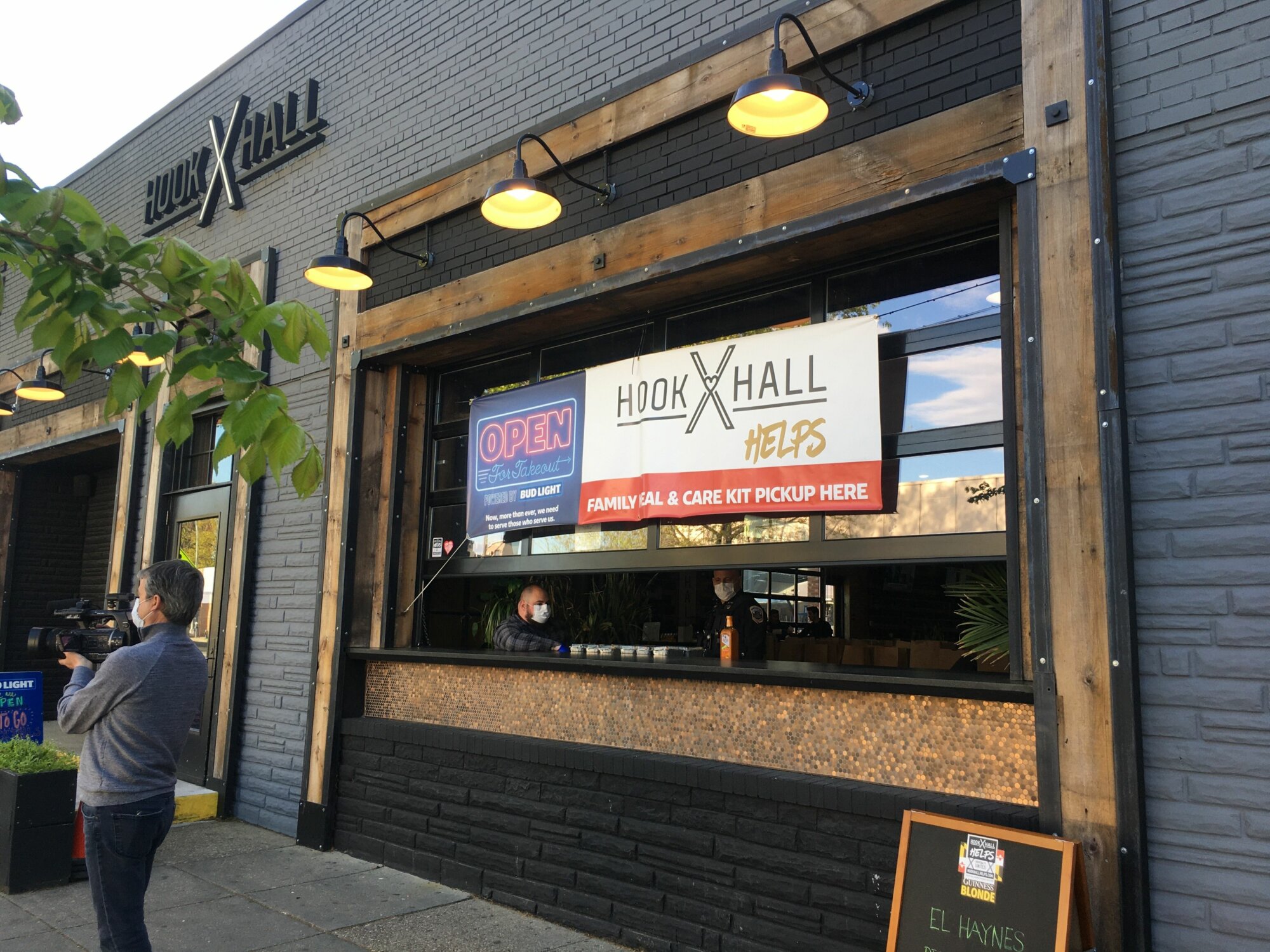 Free meals for struggling DC restaurant workers are back WTOP News