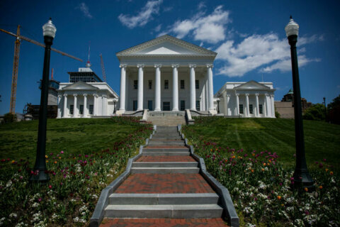 Virginia lawmakers pass bill to seal some criminal records