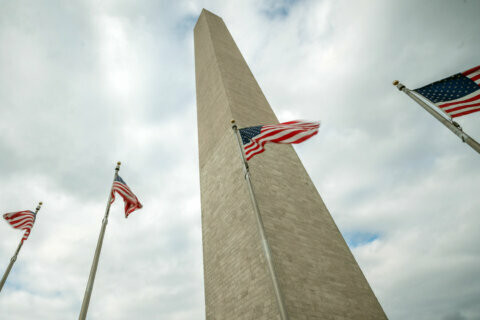 Dropping temps, gusting winds kick off Presidents Day weekend in DC area