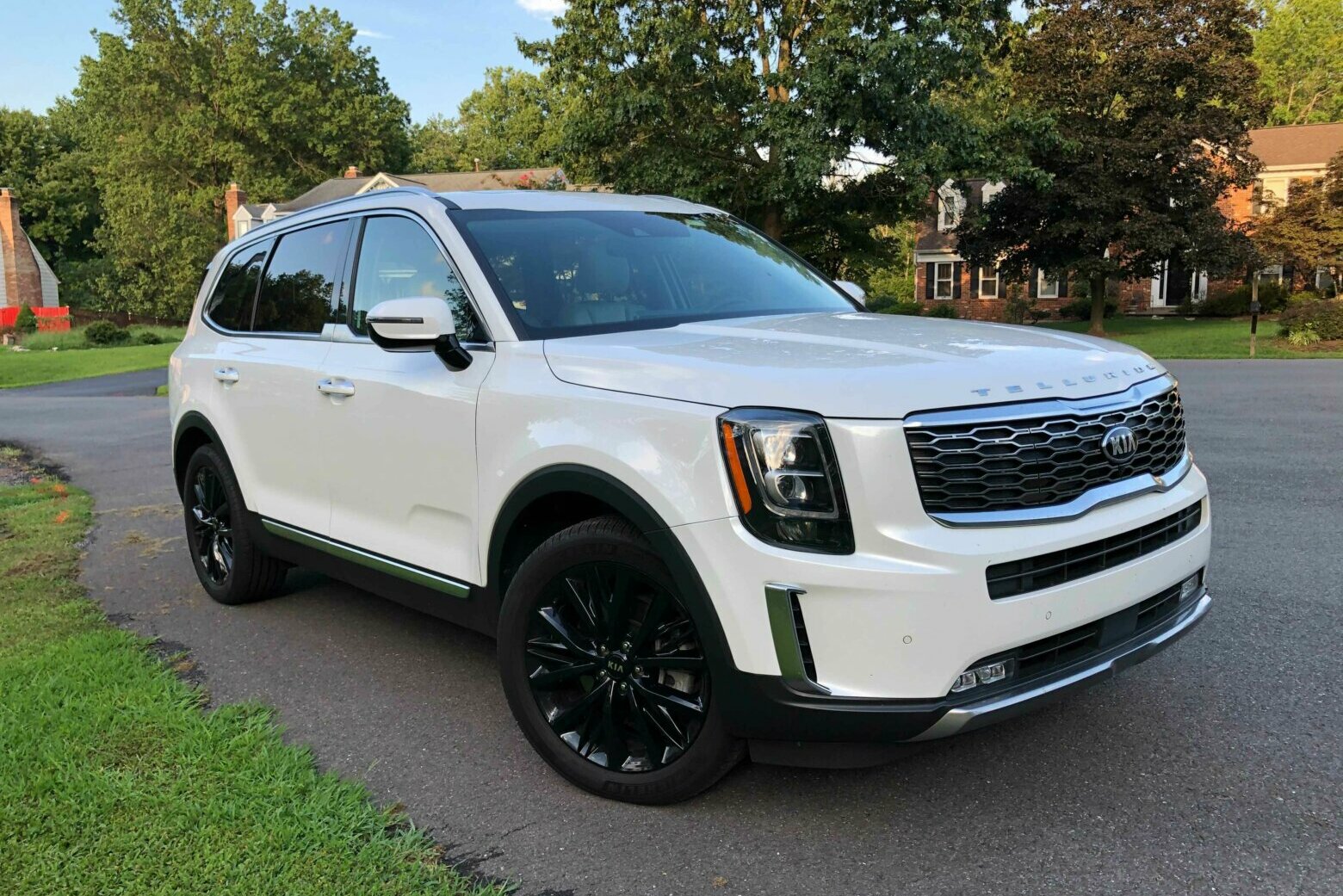 Car Review: Kia Telluride SX mixes size and luxury for a surprisingly