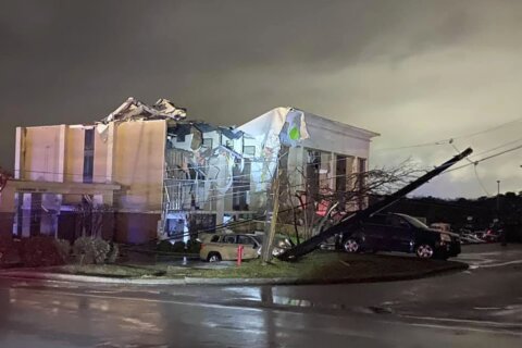 Tornado leaves path of destruction in Alabama, killing 1