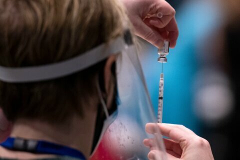 Expert: Healthy, young Americans likely to get vaccine in mid to late summer