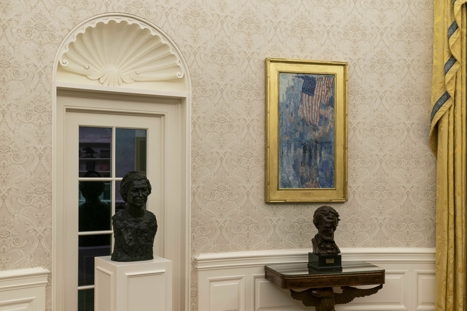 Inside Joe Biden's newly decorated Oval Office | WTOP