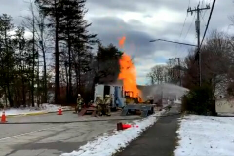 Multiple people hurt in Fairfax County gas line explosion