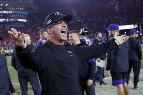 Ravens coach Harbaugh foots bill for Jimmy’s Famous Seafood patrons