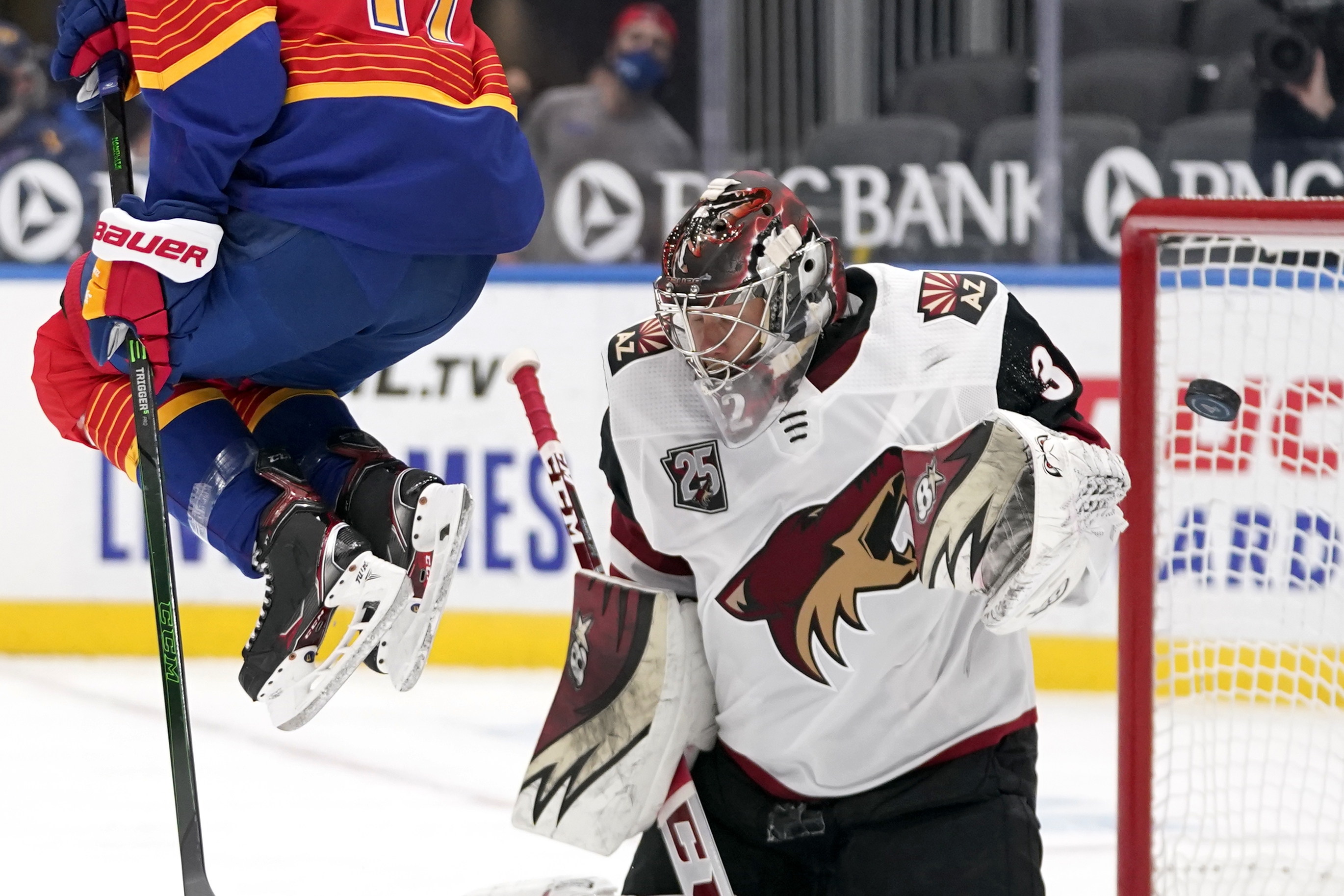 Blues debut reverse retro jerseys in 4-3 loss to Coyotes