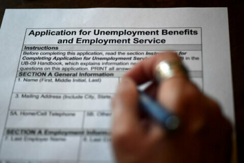 New unemployment claims rise sharply in Virginia
