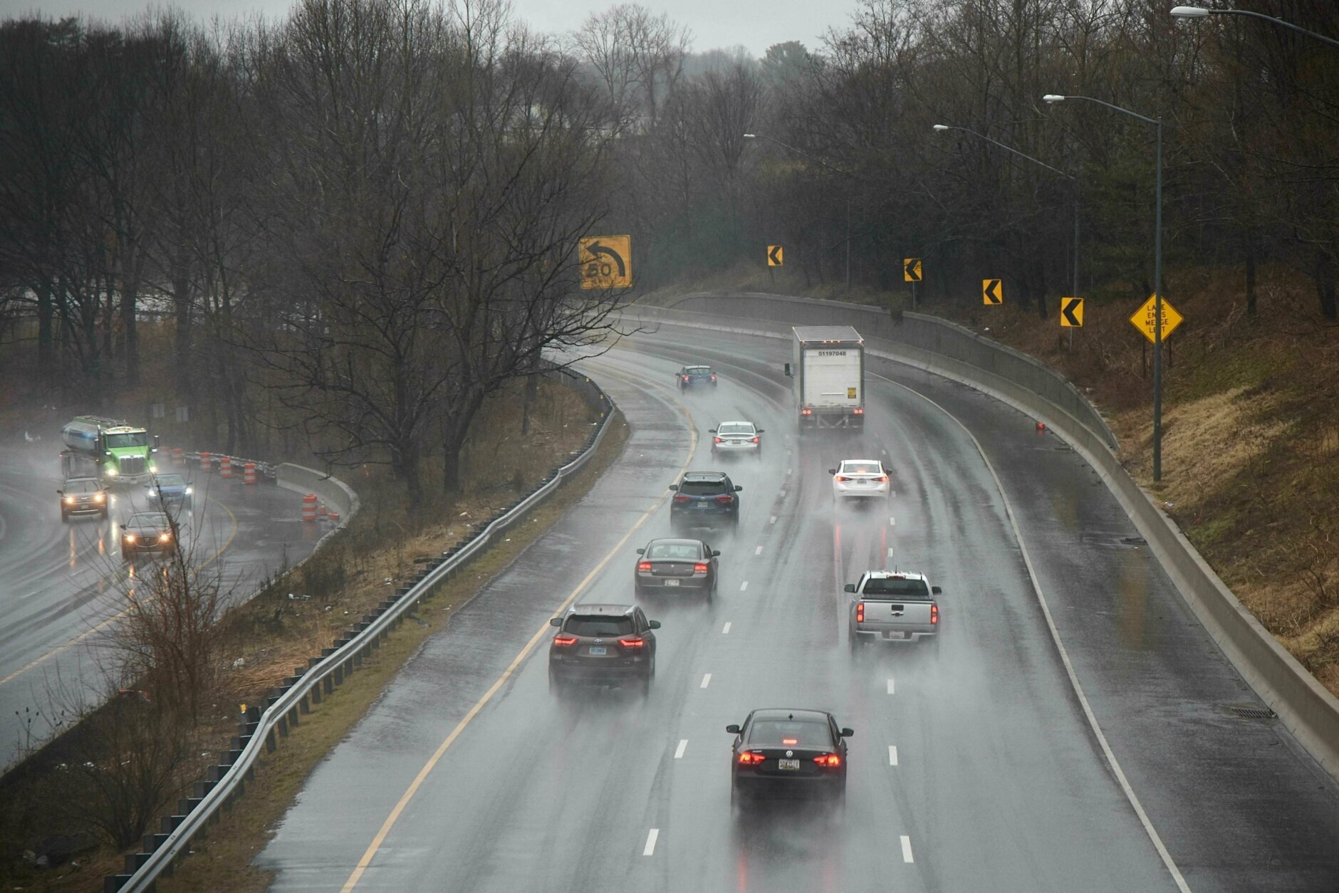 Six injured after Outer Loop crash in Montgomery Co. - WTOP News