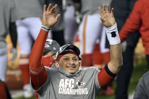 Kansas City quarterback Mahomes, fiancee welcome baby girl