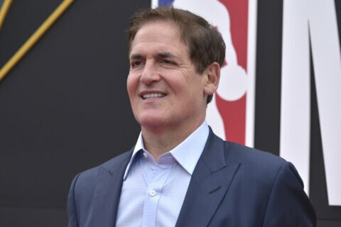 Sands casino family says they’ll buy majority of Mavs from Cuban. AP source says valuation is $3.5B