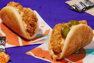 Taco Bell joins the chicken wars with a new taco