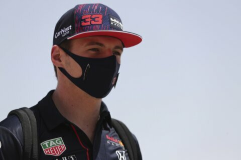 Verstappen takes superb pole at Bahrain GP ahead of Hamilton