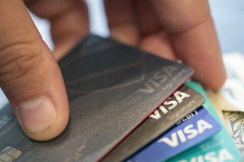 Credit card borrowing falls to lowest in level in 4 years