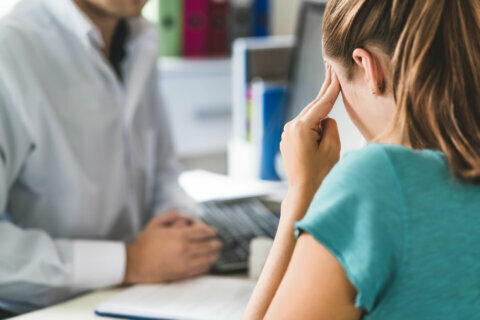 Doctors find way to treat lingering headaches in post-COVID patients