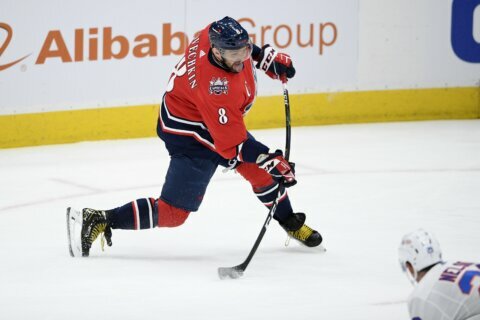 Ovechkin nets 718, passes Espo for 6th as Caps stop Isles