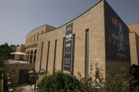 After outcry, Israeli museum calls off sale of Islamic art