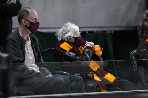 Nun-and-done: Loyola Chicago stuns top-seeded Illinois 71-58