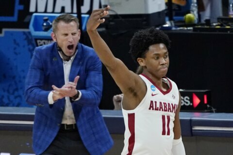 Shackelford, Alabama roll past Maryland and into Sweet 16