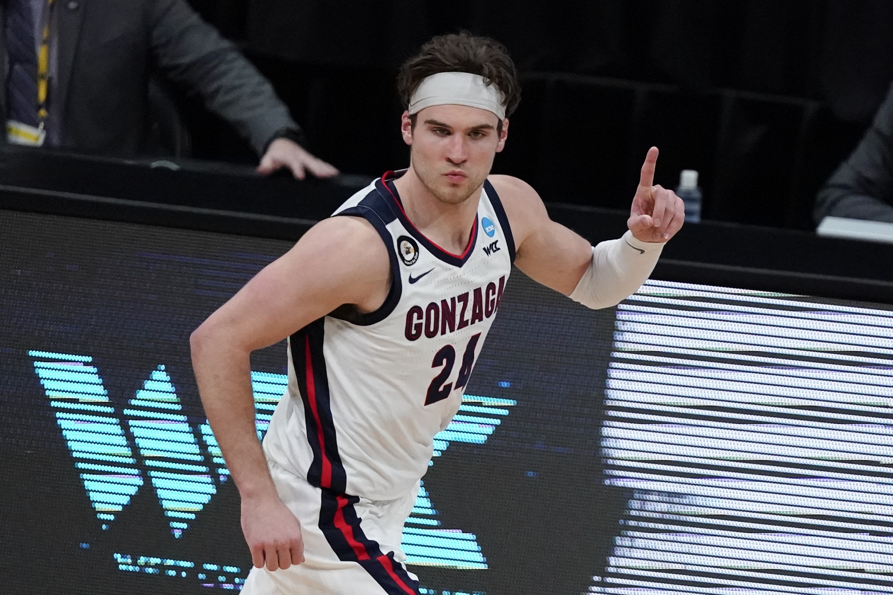 Gonzaga S Bid For A Perfect Season Moves On To Final Four Wtop