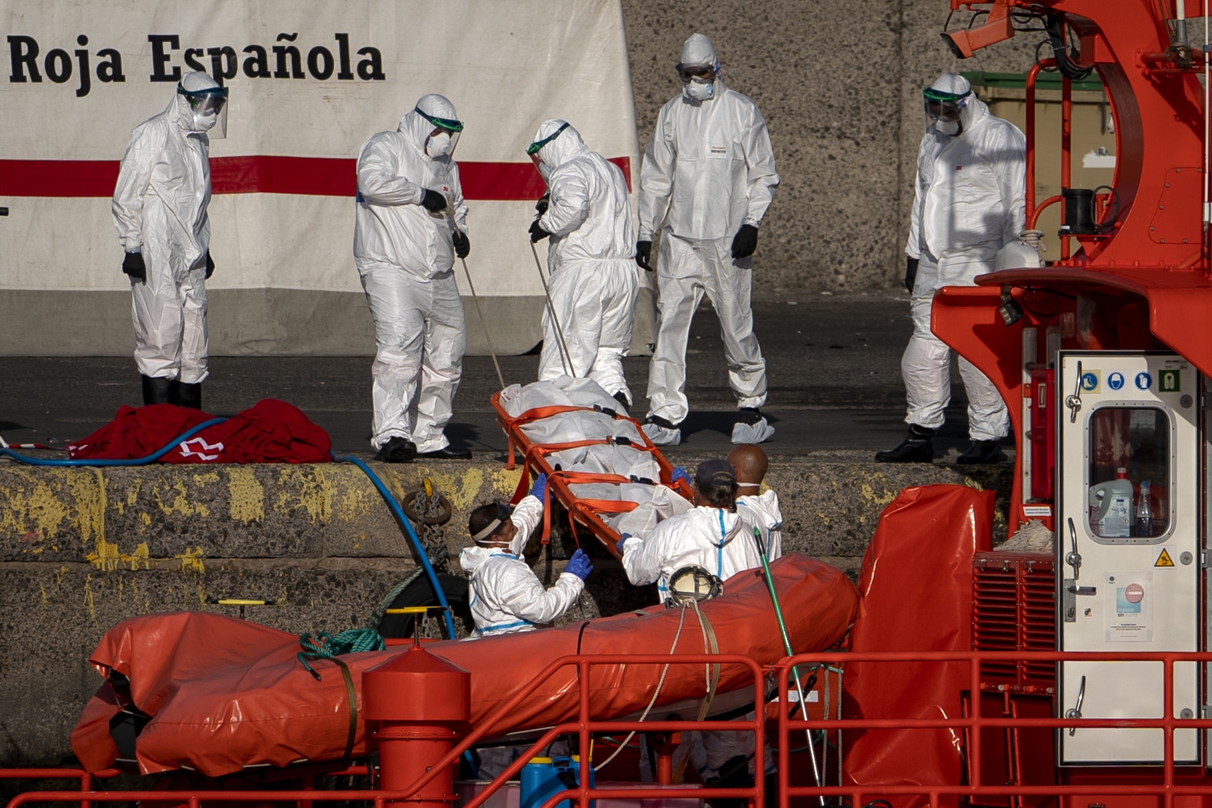 Spain Rescuers Find 4 Dead Save 19 From Vessel In Atlantic WTOP News   Spain Europe Migrant Deaths 98958 