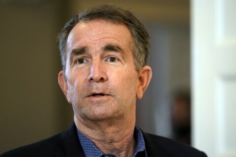 Northam urges business leaders to require COVID-19 vaccines for employees