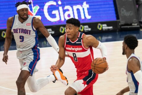 Wizards use defense to beat Pistons, snap three-game skid