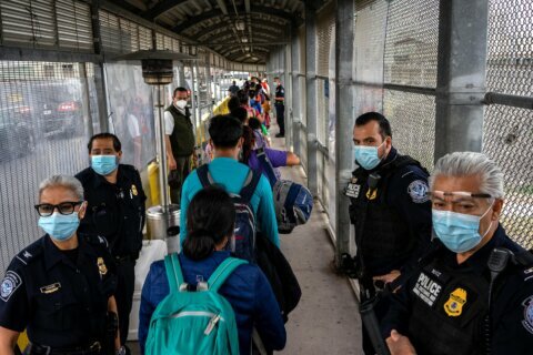 More than 100,000 migrants encountered at US-Mexico border in past 4 weeks, data shows