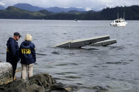 NTSB: Obstructed views, lack of alerts caused midair crash