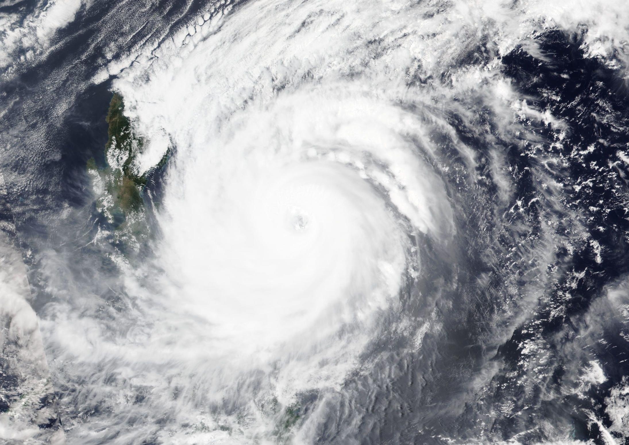 1 Dead 100000 Displaced As Typhoon Blows Near Philippines Wtop News