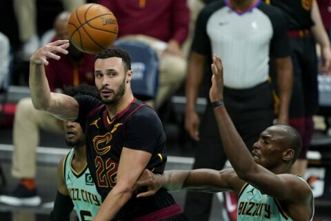 Cavs’ Nance breaks thumb, 2 others concussed against Wizards