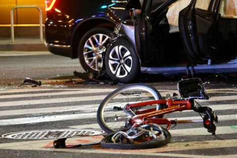 Bicyclist dead, 3 injured after multi-vehicle crash in Northwest DC