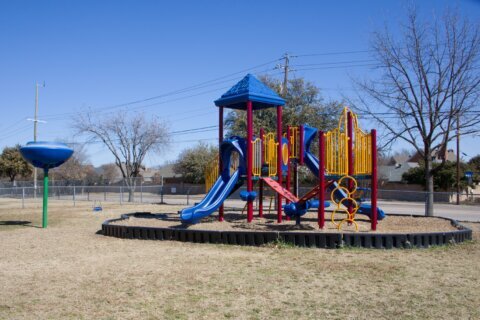 How you and your kids can avoid COVID-19 at playgrounds