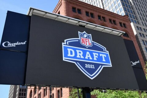 NFL Draft: Washington selects LB Davis at No. 19, Baltimore makes two late picks