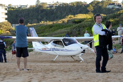 Plane lands safely on Sydney beach after engine fails