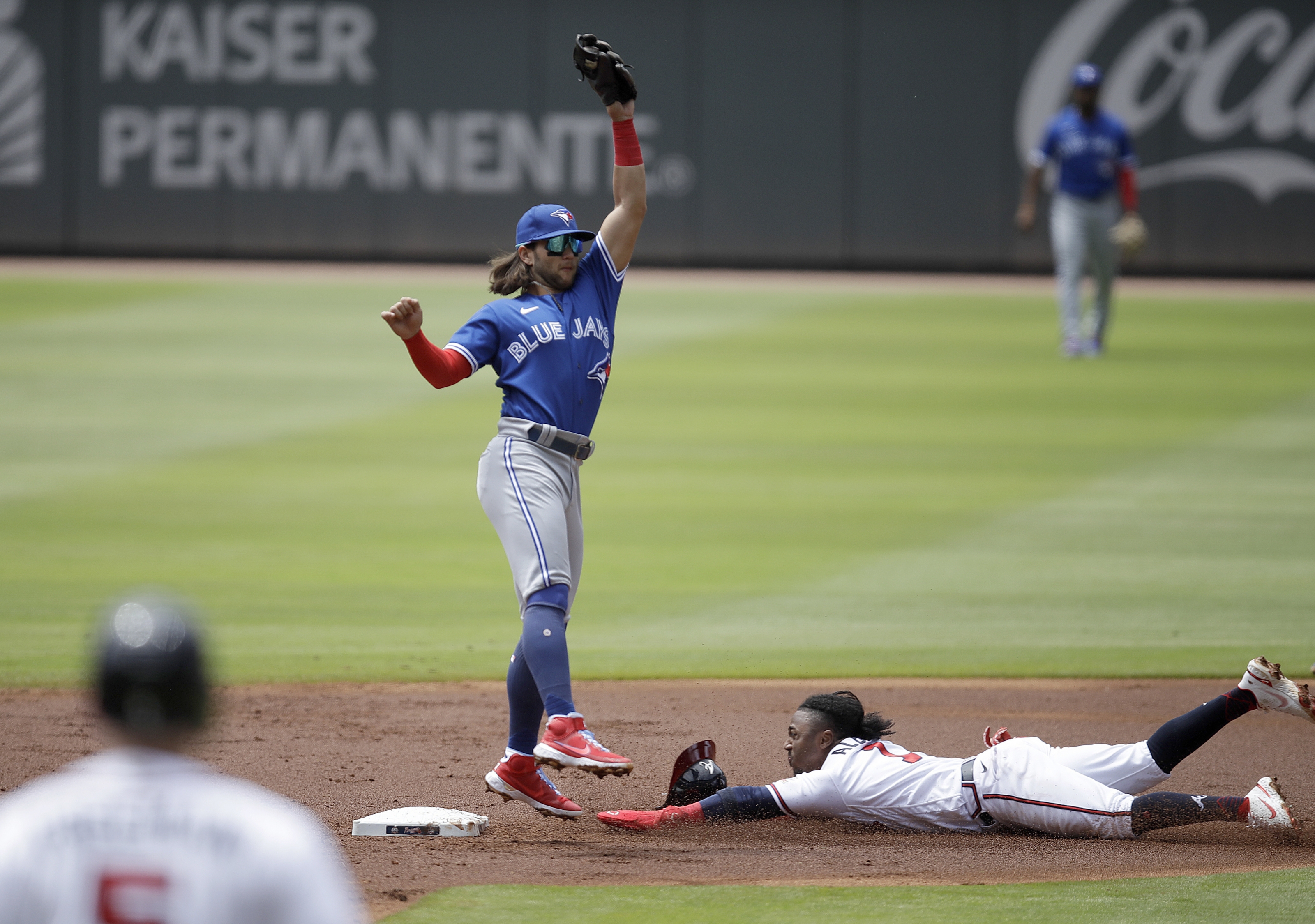 Bo Bichette leads resilient Blue Jays past Braves again, 8-4 - The