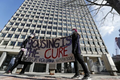 Federal judge strikes down CDC eviction moratorium