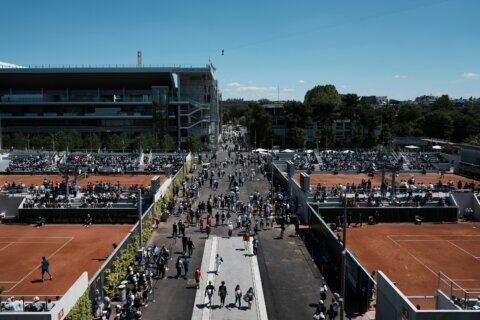 More fans, May weather: 2021 French Open is closer to normal