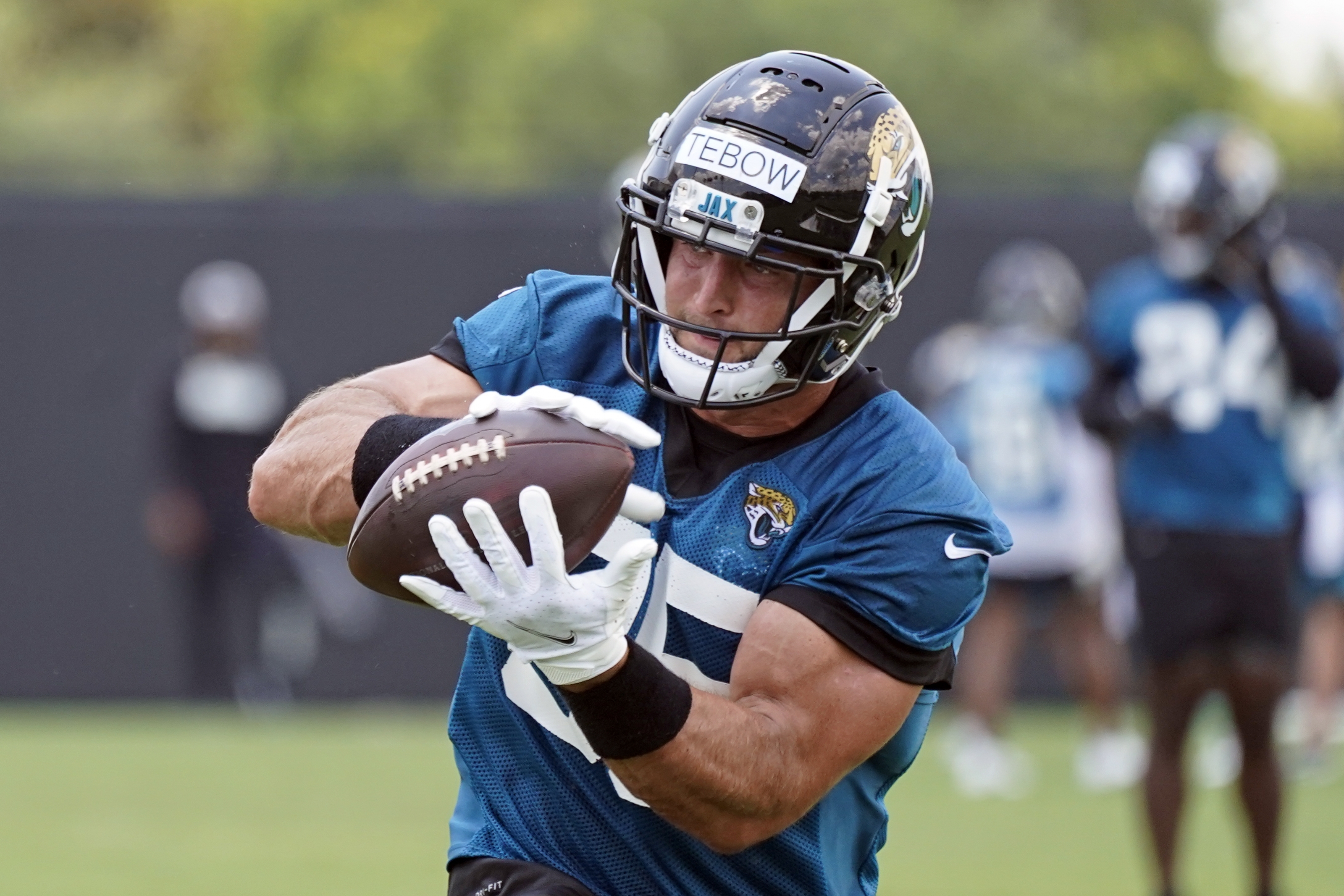 Jaguars' Rayshawn Jenkins thinks Chiefs' Travis Kelce is 'too extra'