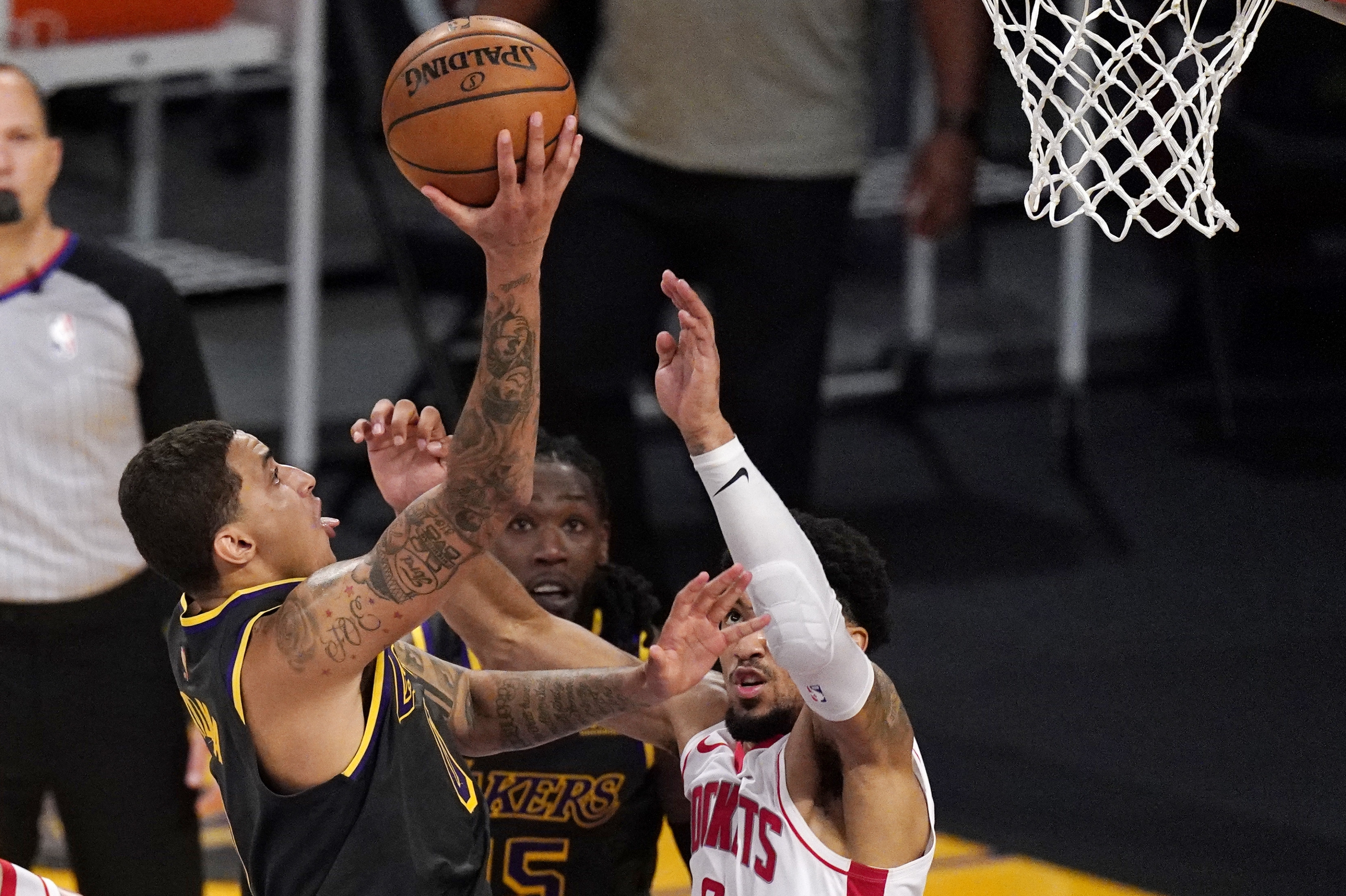 Kuzma's late basket gives Lakers 3rd straight win | WTOP