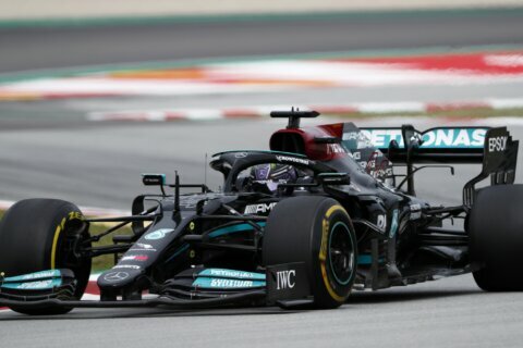 Hamilton wins Spanish GP ahead of Verstappen
