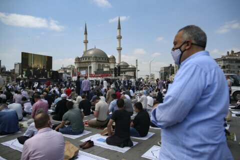 Erdogan inaugurates landmark mosque on main Istanbul square