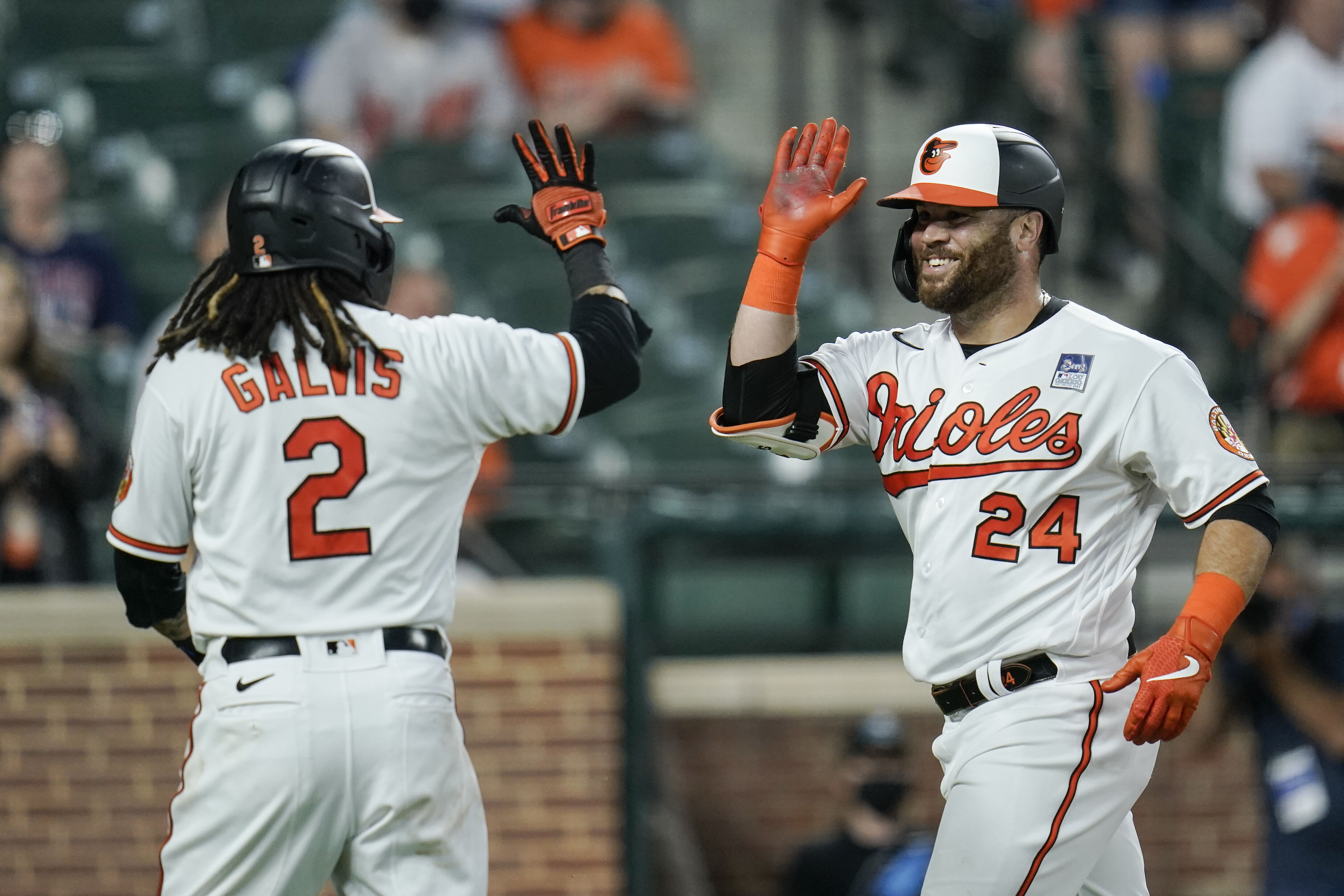 It's Bradish vs. Heaney in Game 1 of the ALDS between O's and Rangers;  Scherzer faces live hitters