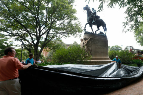 3 interested in Charlottesville Confederate statues, so far