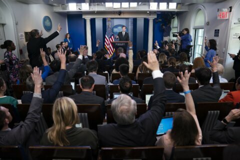 Full volume: White House briefing room back to crammed again